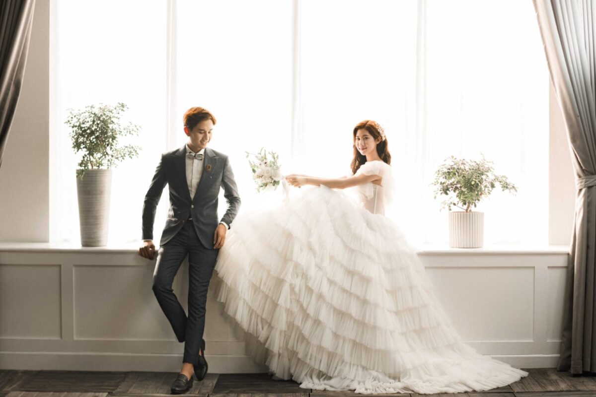 Bạn đang chuẩn bị cho ngày cưới của mình? Hãy đến ngay với studio chụp ảnh cưới đẹp tại Hồ Chí Minh. Chúng tôi có đội ngũ nhiếp ảnh gia chuyên nghiệp, luôn giúp bạn cùng đối tác có những bức ảnh đẹp nhất. Hãy để chúng tôi cùng ghi lại những khoảnh khắc đáng nhớ trong cuộc đời của bạn.