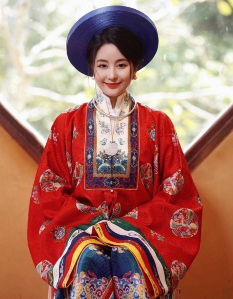 Studio chụp hình áo dài cổ phục ở Huế -2