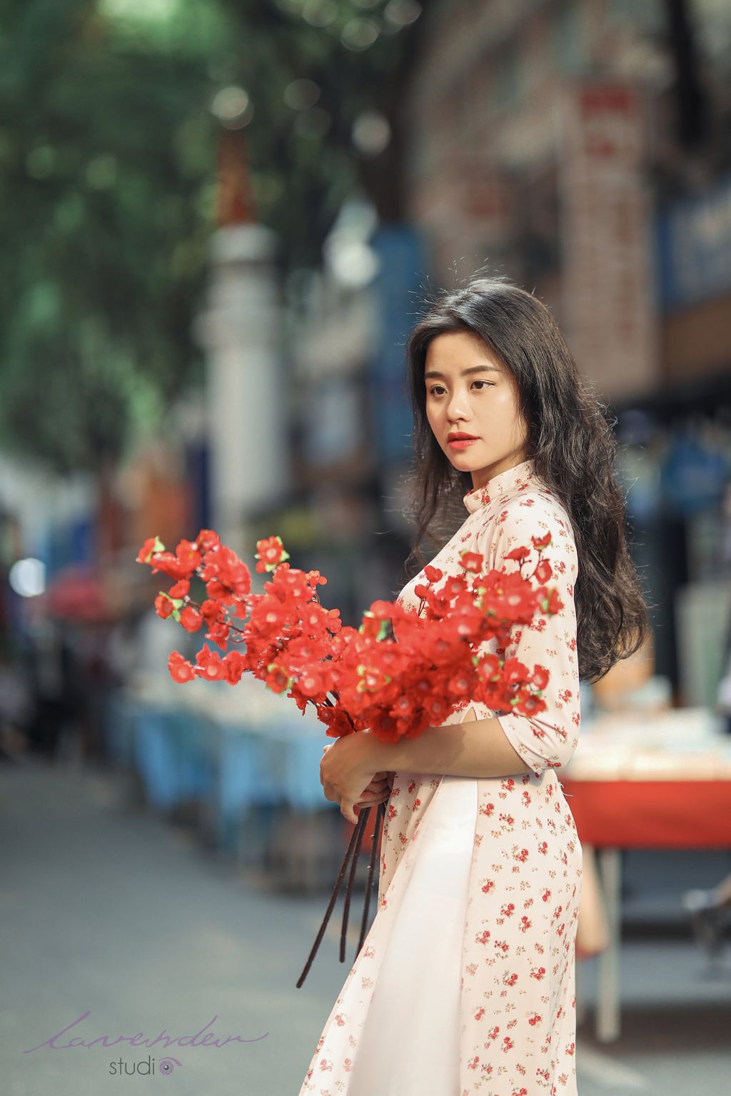 Chụp hình áo dài giá rẻ tại studio Lavender Sài gòn chụp hình áo dài đẹp ở lavender