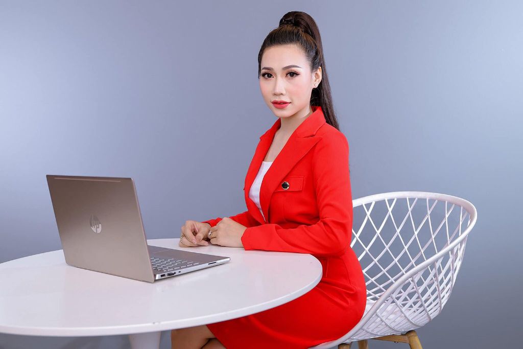 Atin Studio - Nơi cung cấp dịch vụ chụp ảnh doanh nhân sang trọng ở TPHCM
