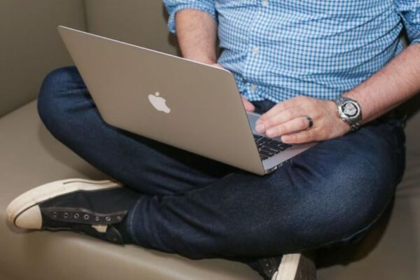 Đây chính là một trong những đơn vị mua bán Macbook cũ chính hãng tại TPHCM mà chúng ta không nên bỏ qua.