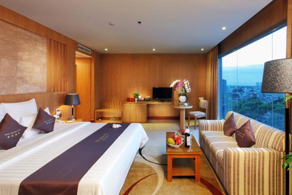 Phan Nguyễn Studio - Đội ngũ quay chụp quảng cáo chuyên nghiệp