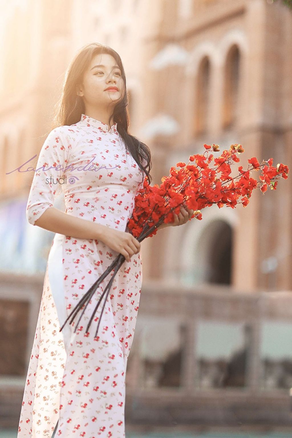 cách tạo dáng chụp ảnh Tết với áo dài