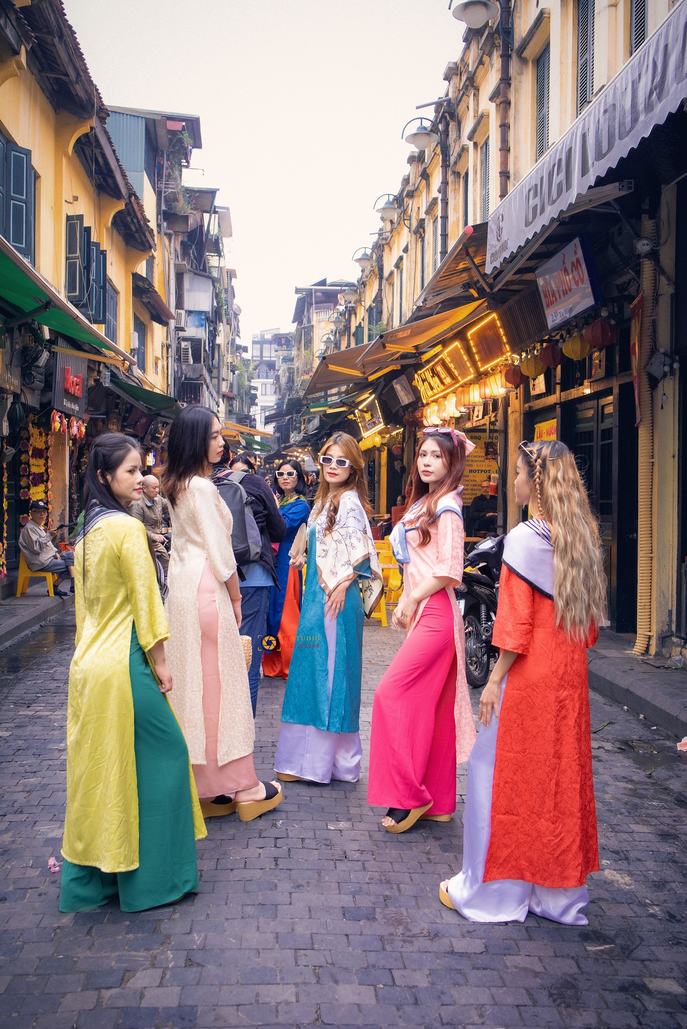 chụp ảnh Tết nhóm tại Huế năm 2025