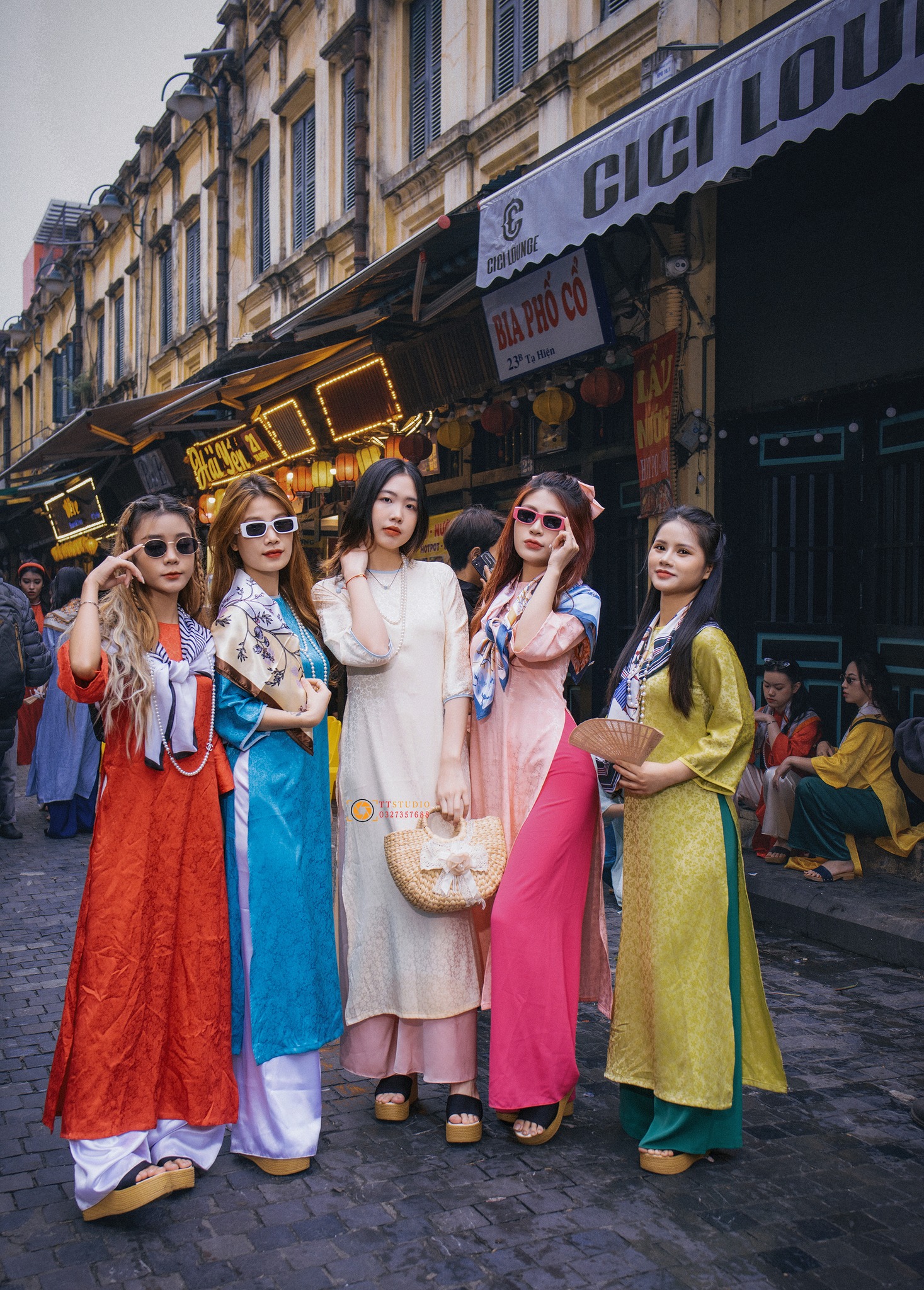 chụp ảnh Tết nhóm tại Huế năm 2025