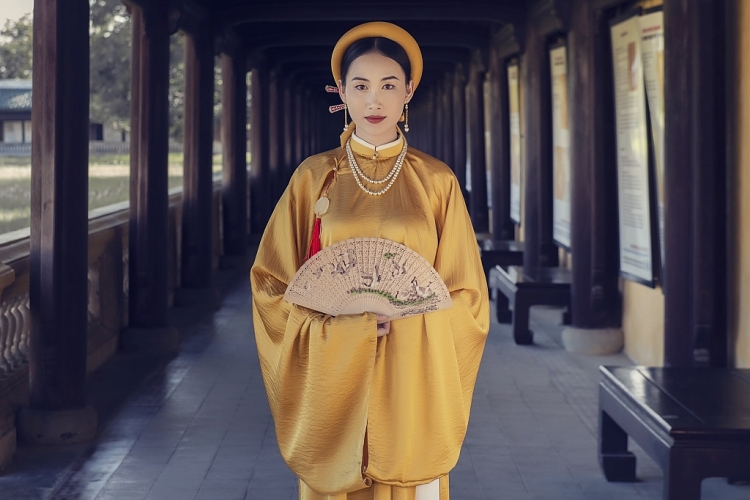 chụp ảnh với áo dài ngũ thân chụp ảnh với áo dài ngũ thân