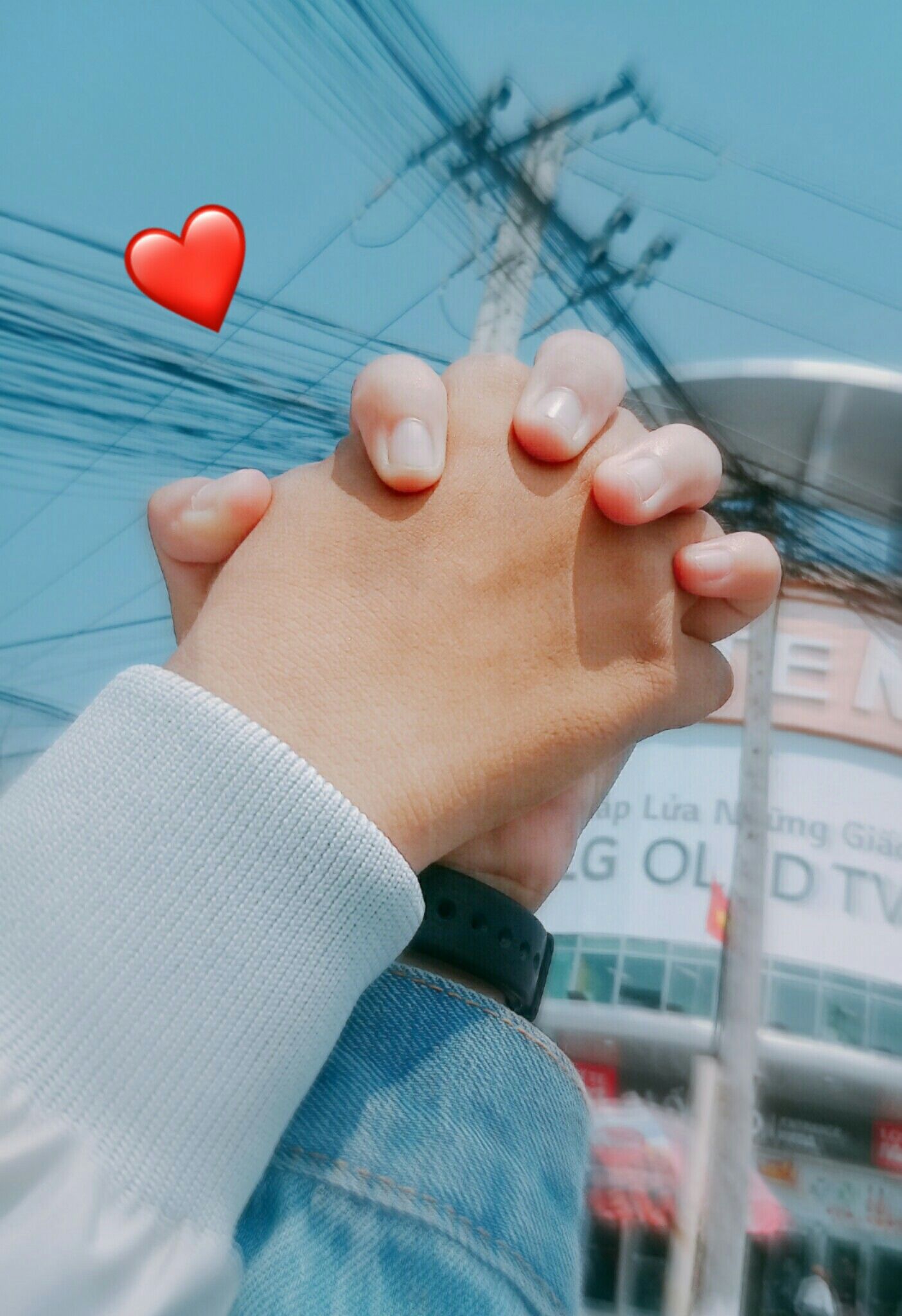 cách chụp ảnh couple nghệ thuật khi nắm tay nhau cách chụp ảnh couple nghệ thuật khi nắm tay nhau