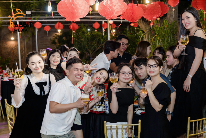 Bật mí studio chụp ảnh year end party uy tín tại Đà Nẵng Bật mí studio chụp ảnh year end party uy tín tại Đà Nẵng