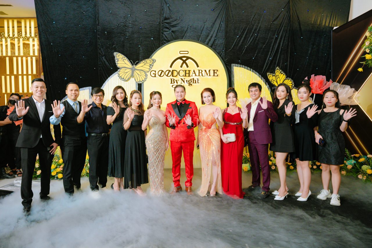 Chụp hình tất niên cuối năm tại TP.HCM năm 2025: Chi phí hết bao nhiêu?