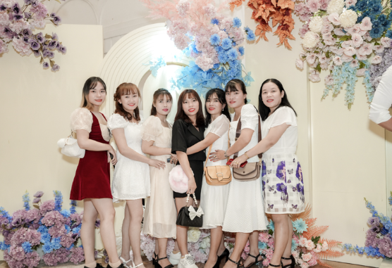 cách biến tiệc tất niên cuối năm 2025 trở nên ấn tượng