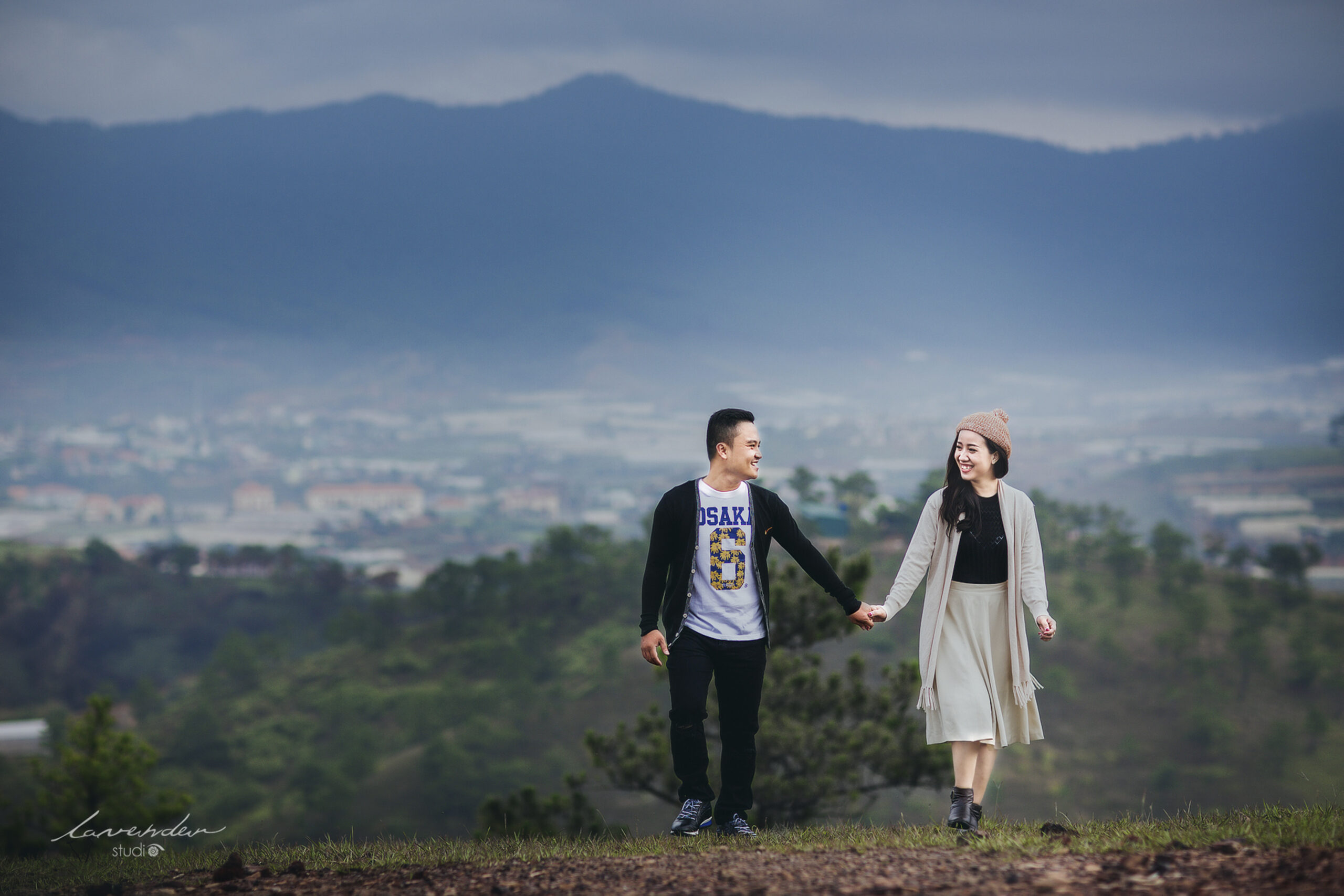 Chụp ảnh couple Tết 2025 "sang, xịn, mịn" tại Đà Lạt