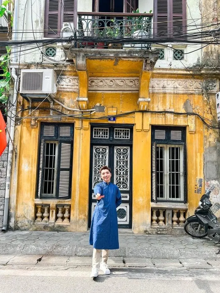 Khám phá 10 địa điểm chụp ảnh Tết với cổ phục siêu đẹp tại Hà Nội năm 2025