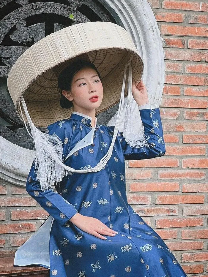 Xu hướng mặc cổ phục chụp ảnh Tết tại những địa điểm nổi tiếng ở Hà Nội năm 2025