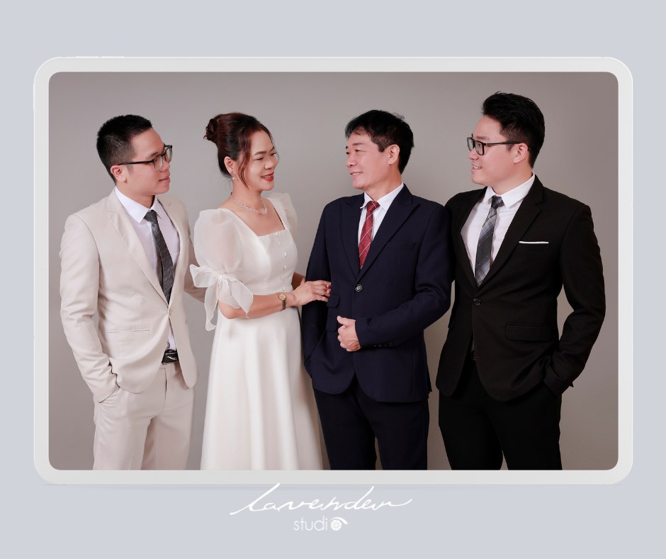 Chuẩn bị những gì khi chụp ảnh gia đình Tết tại nhà năm 2025