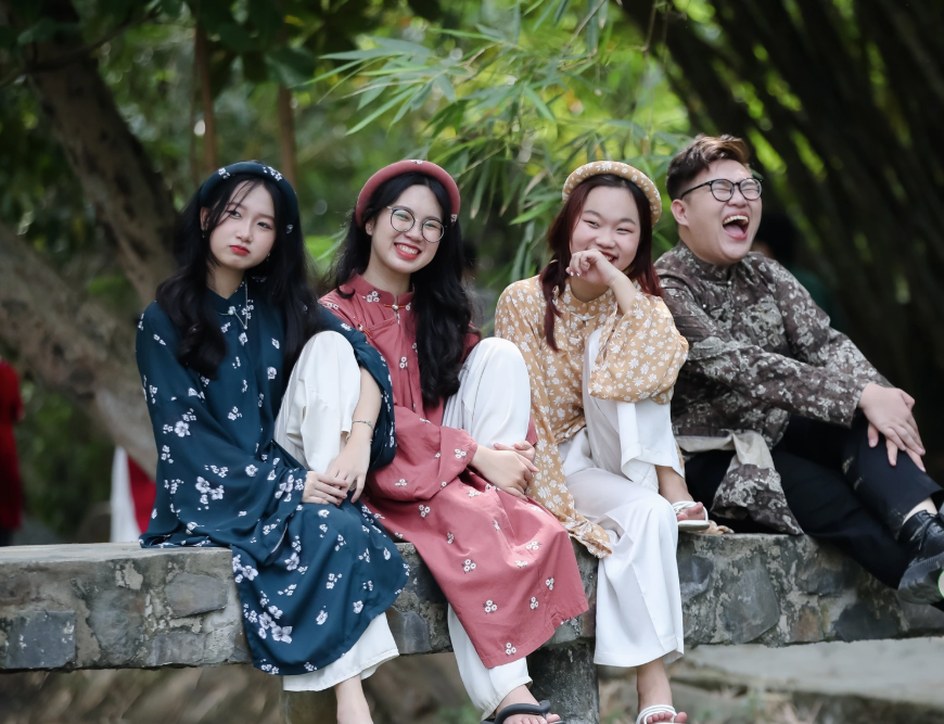 Thiếu nữ xúng xính áo dài tại những địa điểm chụp hình áo dài ngoại cảnh ở TP.HCM