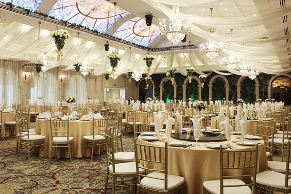 Tham khảo chi phí đặt tiệc cưới nhà hàng giá rẻ tại TPHCM