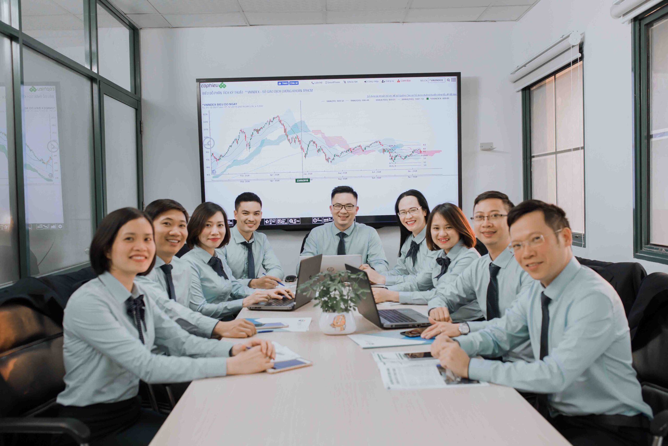 Kinh nghiệm chụp hình profile công ty cực chất lượng dành cho bạn