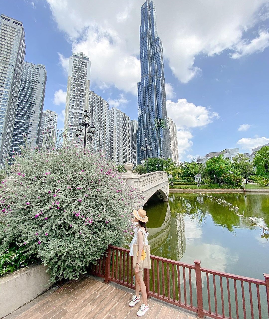 Khám phá 10 địa điểm chụp hình du lịch tại TP.HCM với nhiều cảnh đẹp Khám phá 10 địa điểm chụp hình du lịch tại TP.HCM với nhiều cảnh đẹp