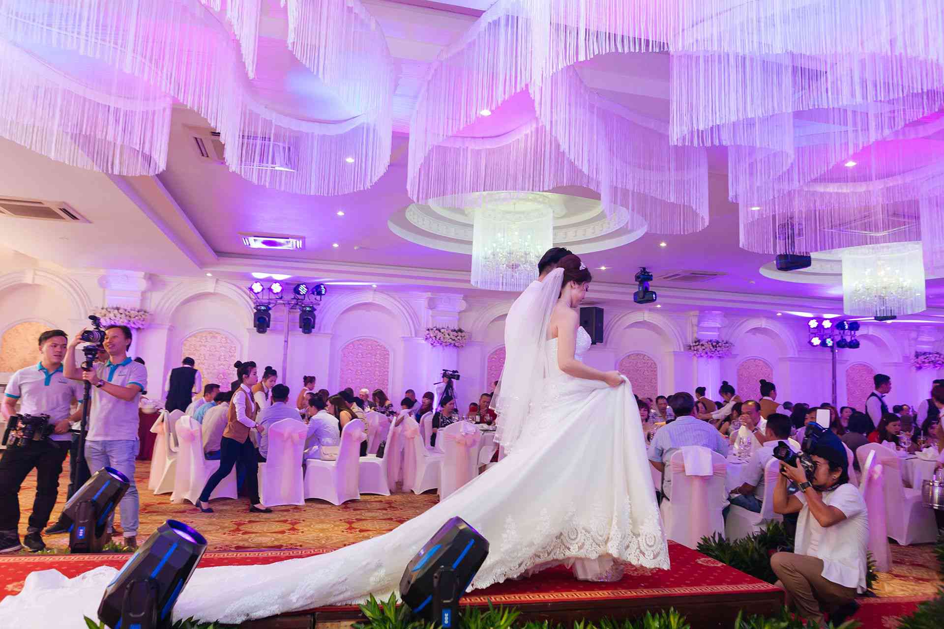 10 kinh nghiệm đặt nhà hàng tiệc cưới ở Đà Nẵng năm 2025 10 kinh nghiệm đặt nhà hàng tiệc cưới ở Đà Nẵng năm 2025