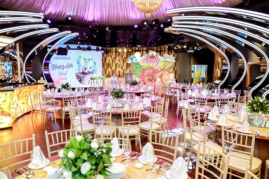 tiệc thôi nôi cho bé tại nhà hàng