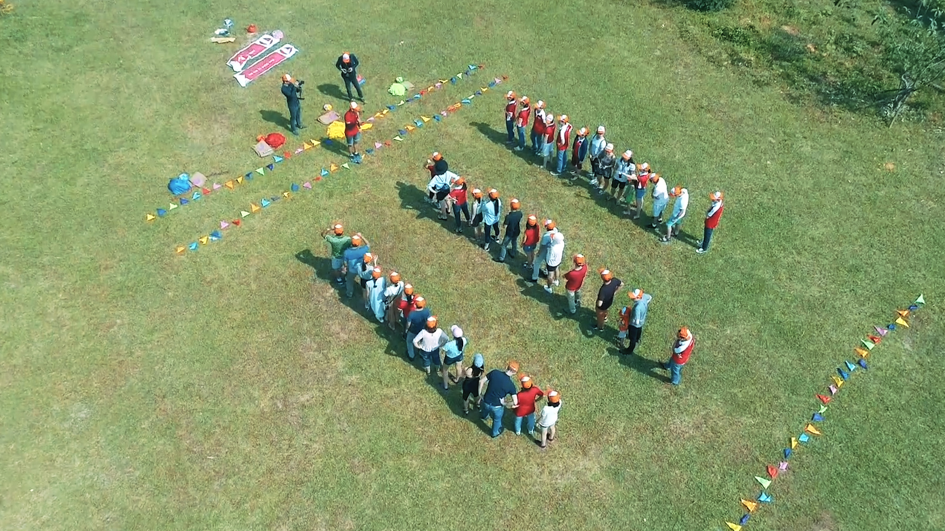 Gợi ý cách tạo dáng đẹp khi chụp hình teambuilding có thể bạn chưa biết Gợi ý cách tạo dáng đẹp khi chụp hình teambuilding có thể bạn chưa biết