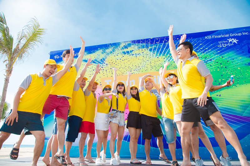 Gợi ý cách tạo dáng đẹp khi chụp hình teambuilding có thể bạn chưa biết Gợi ý cách tạo dáng đẹp khi chụp hình teambuilding có thể bạn chưa biết