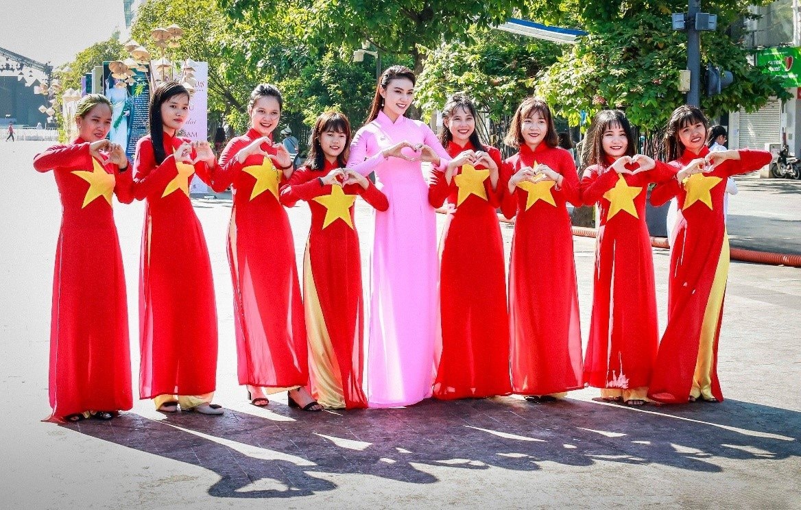 Chụp hình áo dài Quốc Khánh 2/9 tại TPHCM uy tín tại Lavender Studio