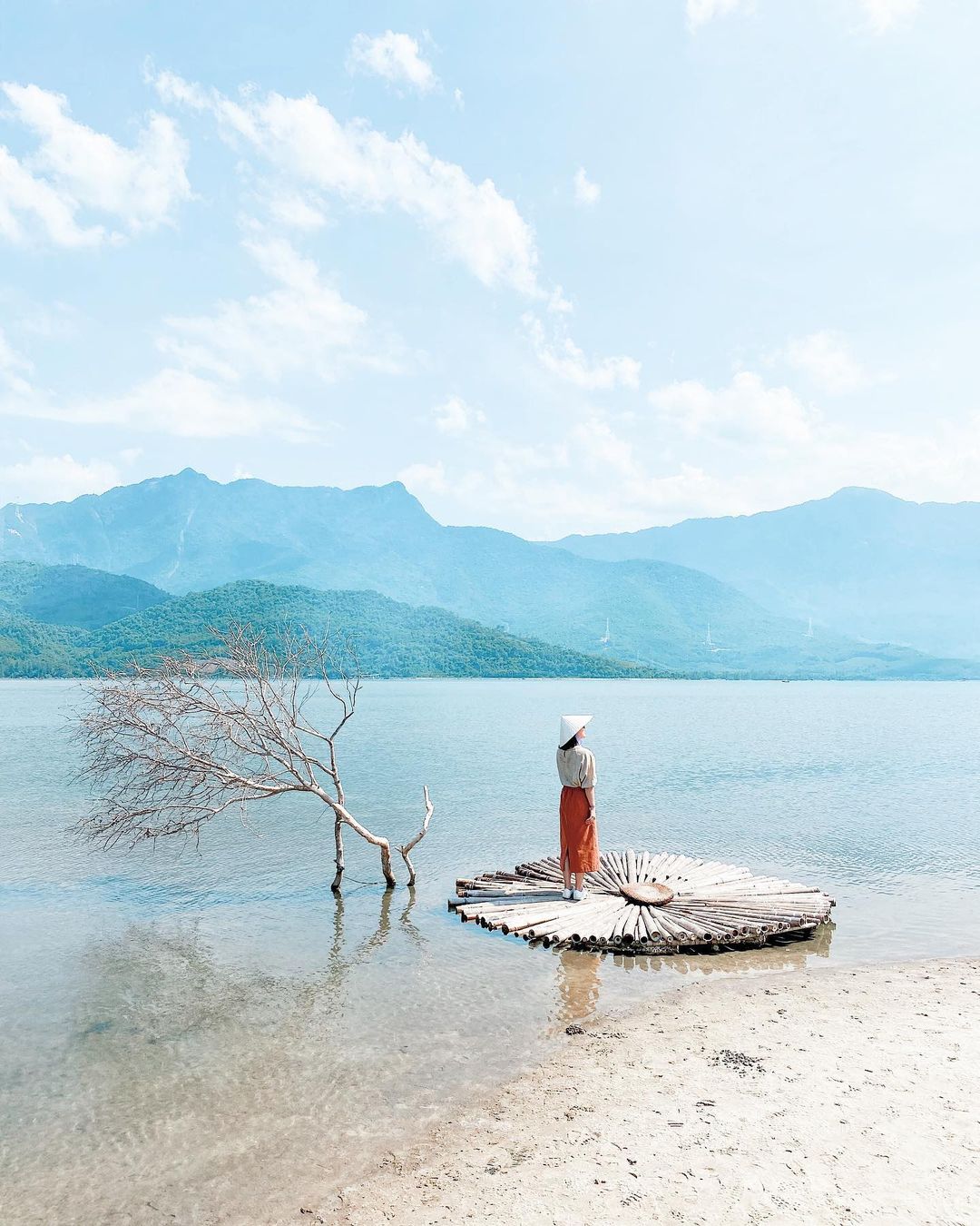 10 cách tạo dáng chụp hình ở lăng Cô - Huế đẹp mê ly 10 cách tạo dáng chụp hình ở lăng Cô - Huế đẹp mê ly