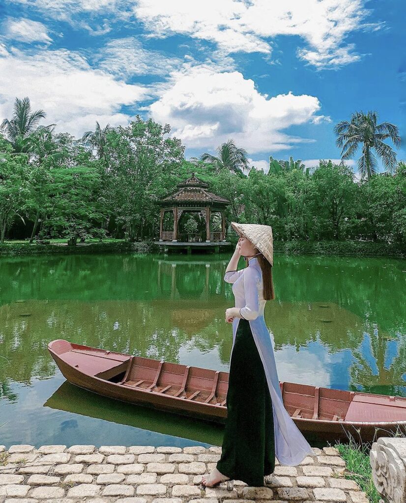 Chụp Ảnh Chân Dung Áo Dài Tết Bính Ngọ Phong Cách Truyền Thống