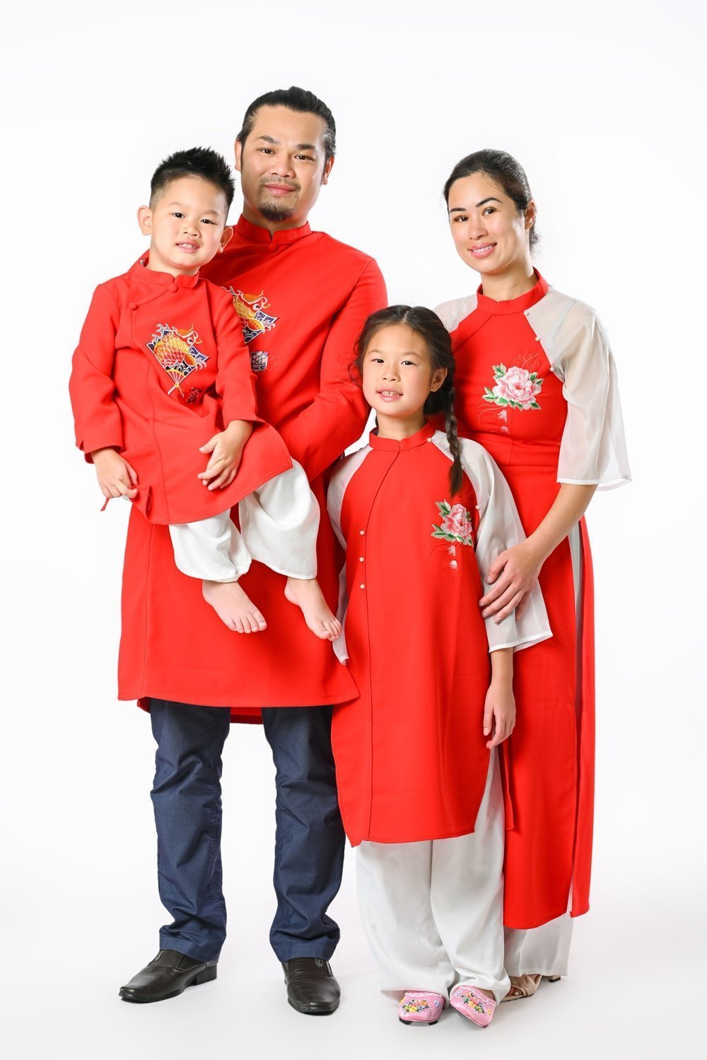 Các studio Hà Nội – Sài Gòn rộn ràng mùa chụp ảnh gia đình Tết cuối năm