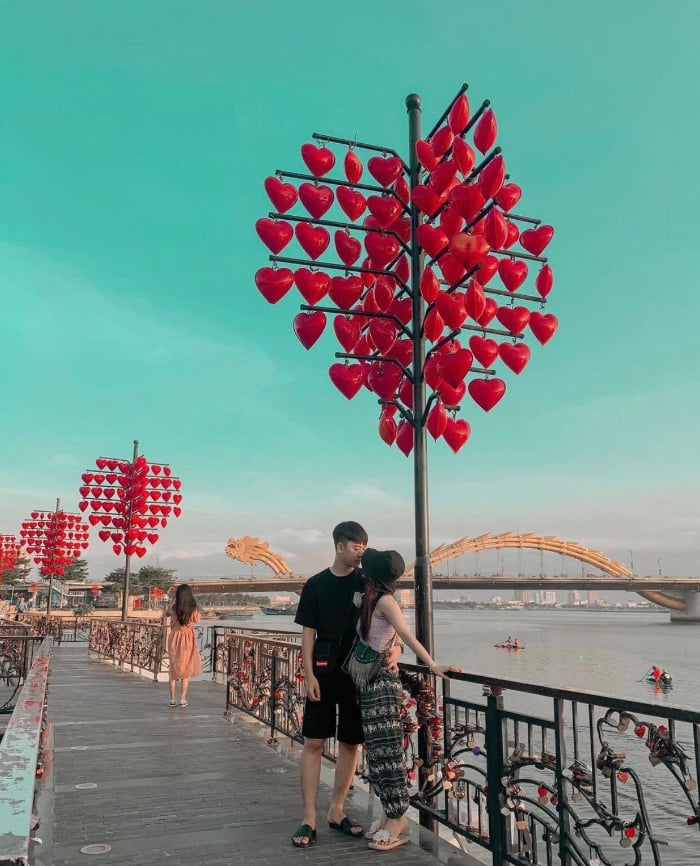 Chụp ảnh cầu hôn ở Đà Nẵng: Kinh nghiệm, địa điểm đẹp và thời gian lý tưởng