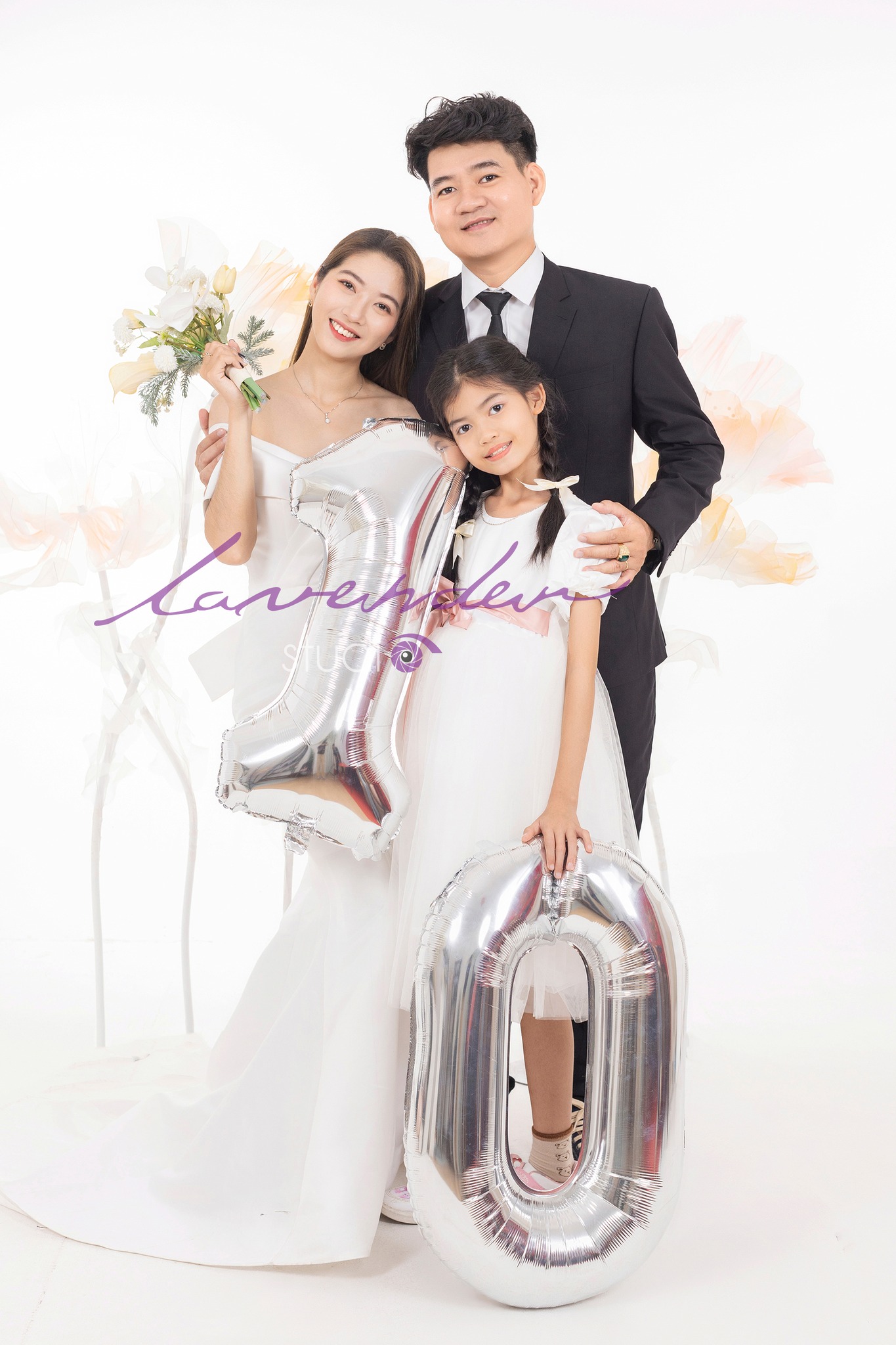 Không khí chụp hình gia đình Tết 2026 tại TP.HCM bắt đầu sôi động