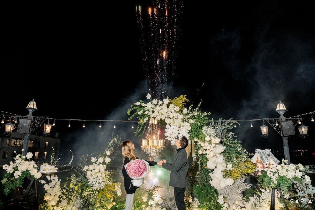 Dịch Vụ Ghi Hình Lễ Cầu Hôn Ngoài Trời Đẹp Như Phim