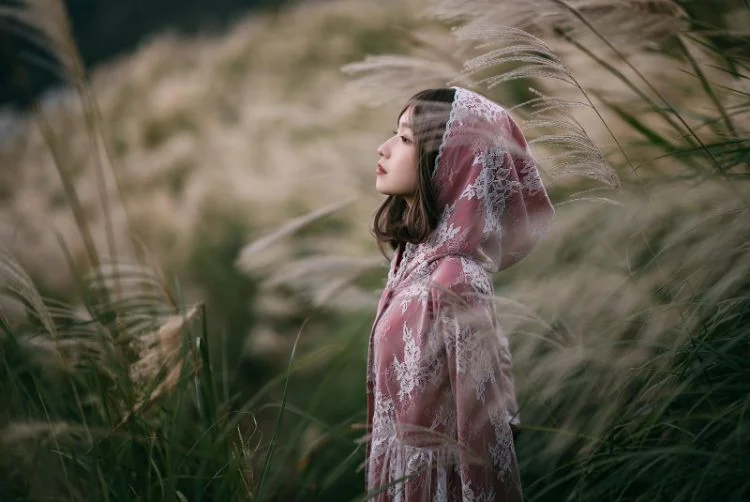 Kinh nghiệm sử dụng background tự nhiên để làm nổi bật chủ thể trong nhiếp ảnh