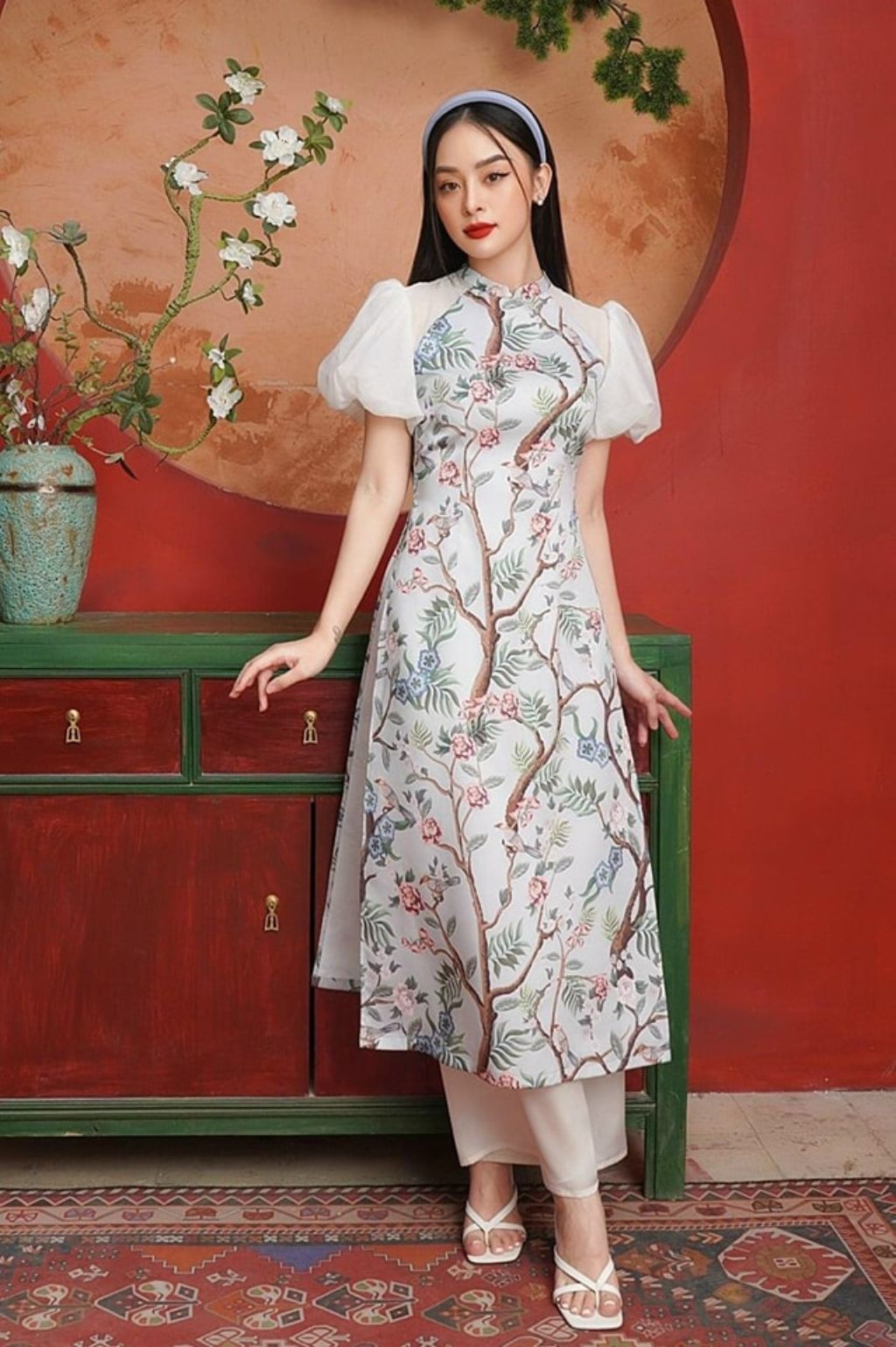 Địa chỉ thuê áo dài chụp hình đẹp (1) Địa chỉ thuê áo dài chụp hình đẹp (1)